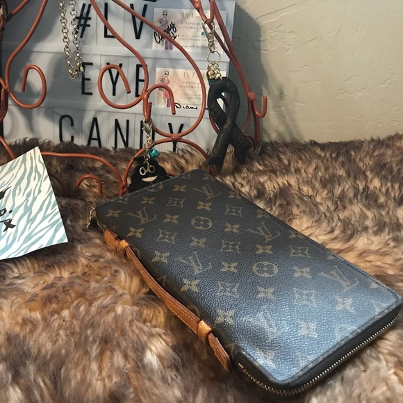 Louis Vuitton Handbags - Louis Vuitton Escapade Travel Organizer Wallet
